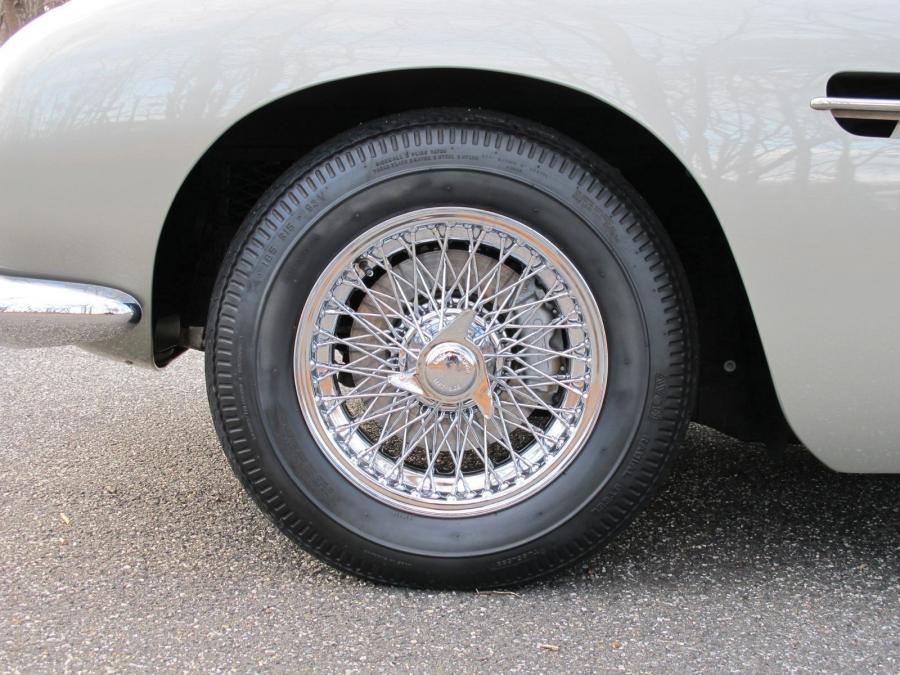 Колеса Aston Martin DB5 (1493/R) 1964 года  (фото 6 из 21)